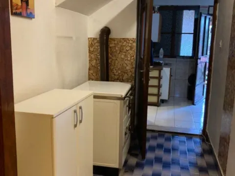 Izdavanje, kuća, 50m², Centar, Cetinje - image 7