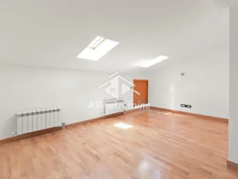 Izdavanje, trosoban stan, 128m², Stari Grad, Beograd - image 12