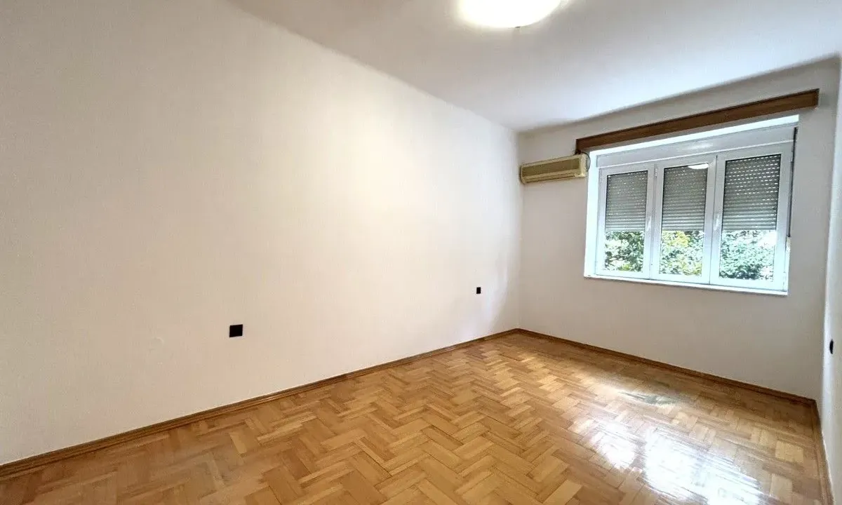 Rent, office space, 60m², Centar, Podgorica