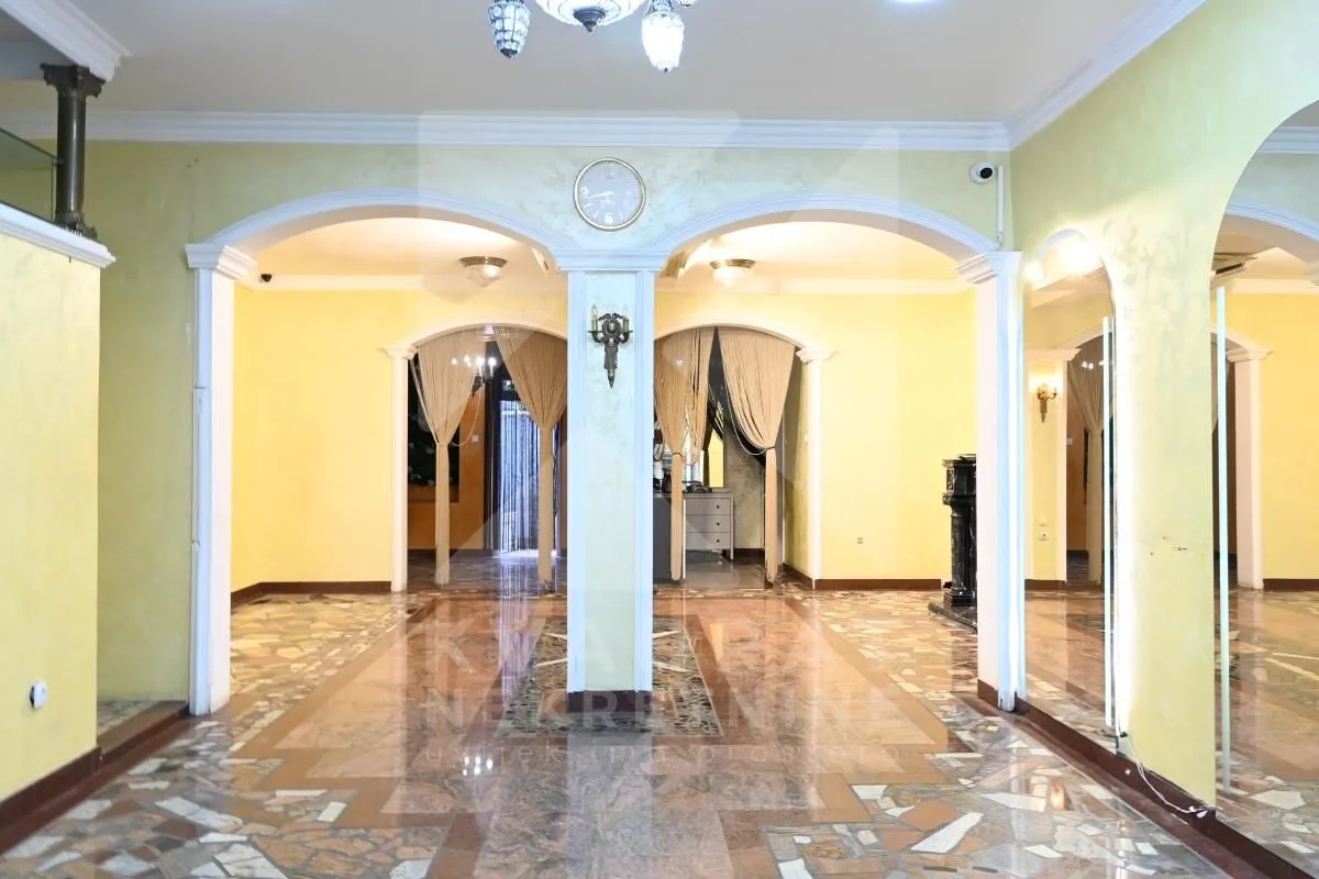 Rent, office space, 90m², Centar, Podgorica