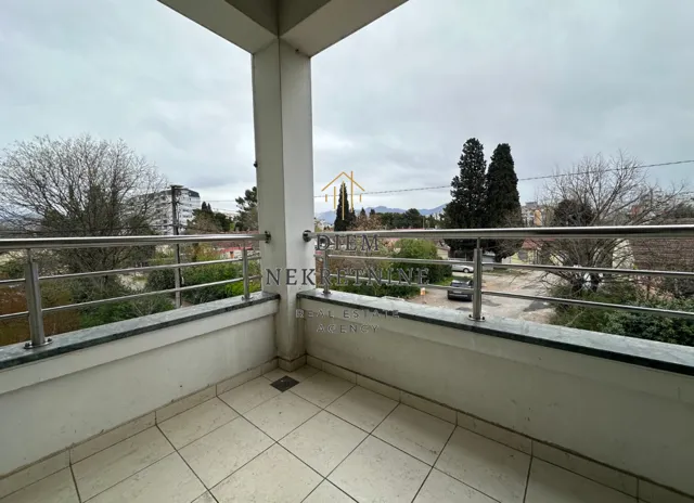Izdavanje, dvosoban stan, 69m², Ljubović, Podgorica