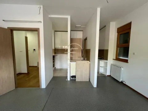 Rent, office space, 77m², Centar, Novi Sad - image 9