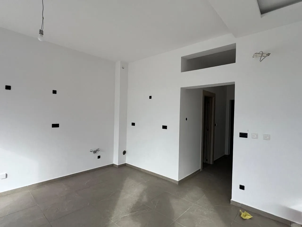 Prodaja, četvorosoban stan, 124m², Tivat, Crna Gora
