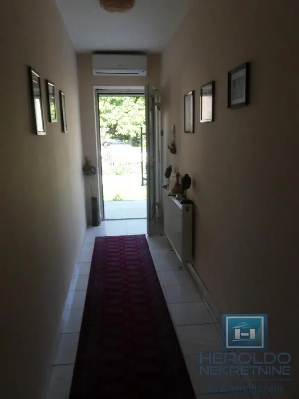Prodaja, kuća, 380m², Pivara, Jagodina