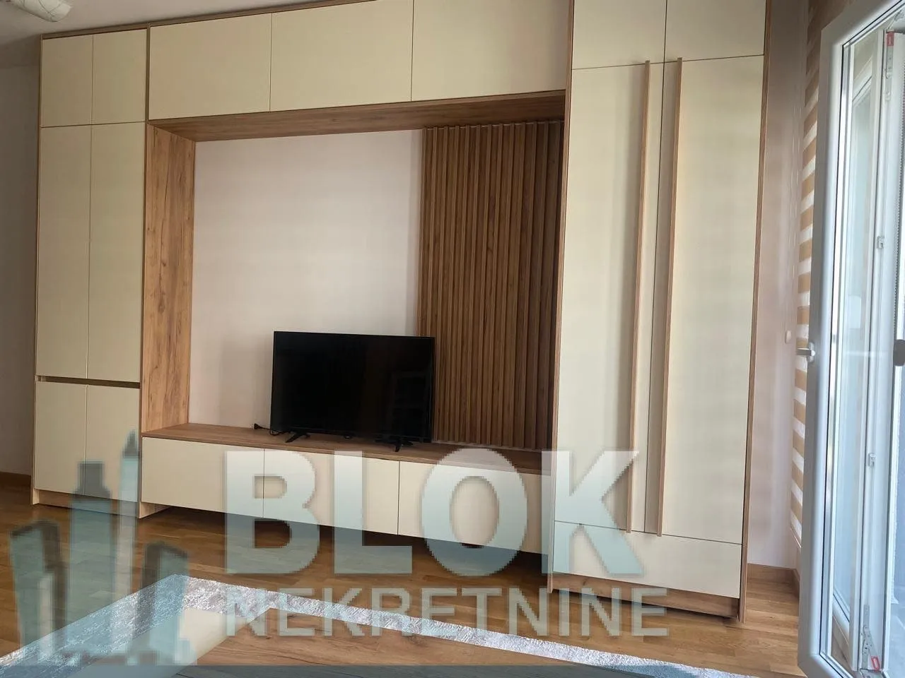 Izdavanje, jednosoban stan, 27m², Stari Aerodrom, Podgorica