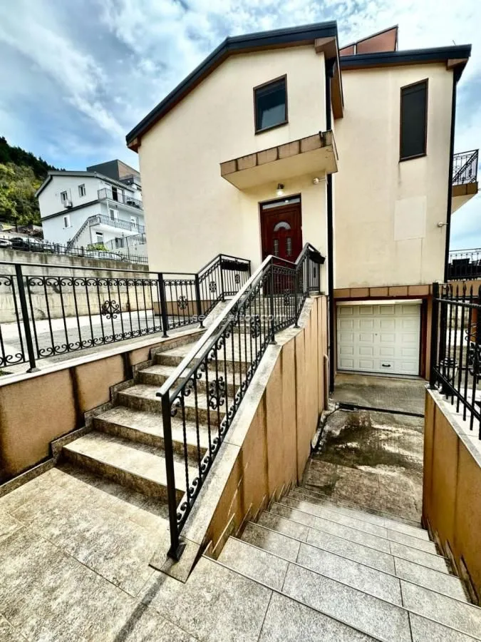 Sale, house, 173m², Kotor, Crna Gora