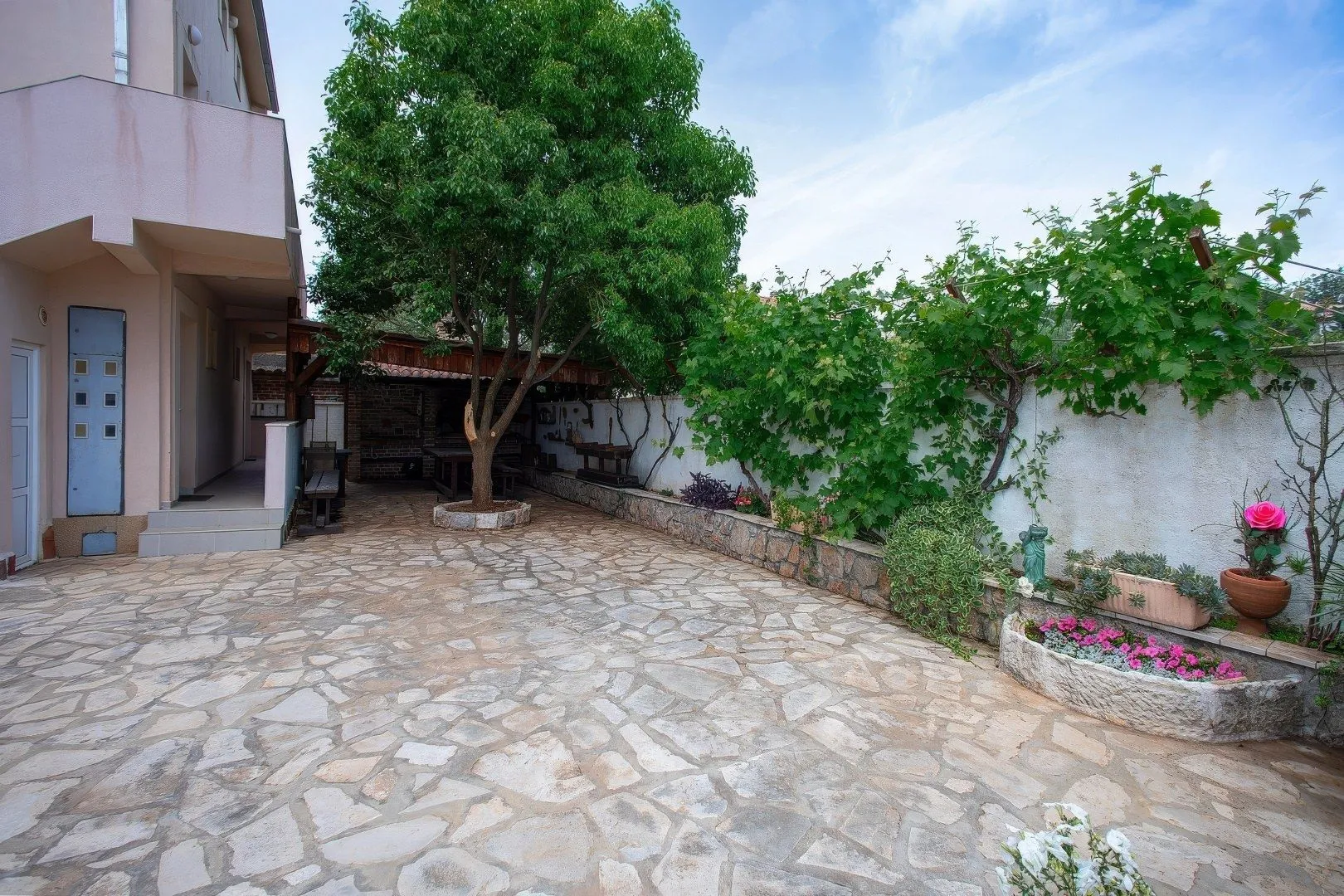 Sale, house, 300m², Krimovica, Kotor