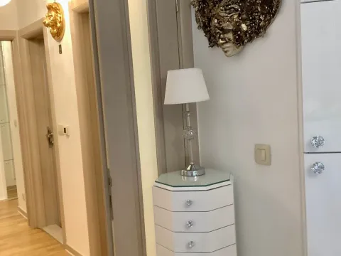 Prodaja, trosoban stan, 58m², Centar, Budva - image 4