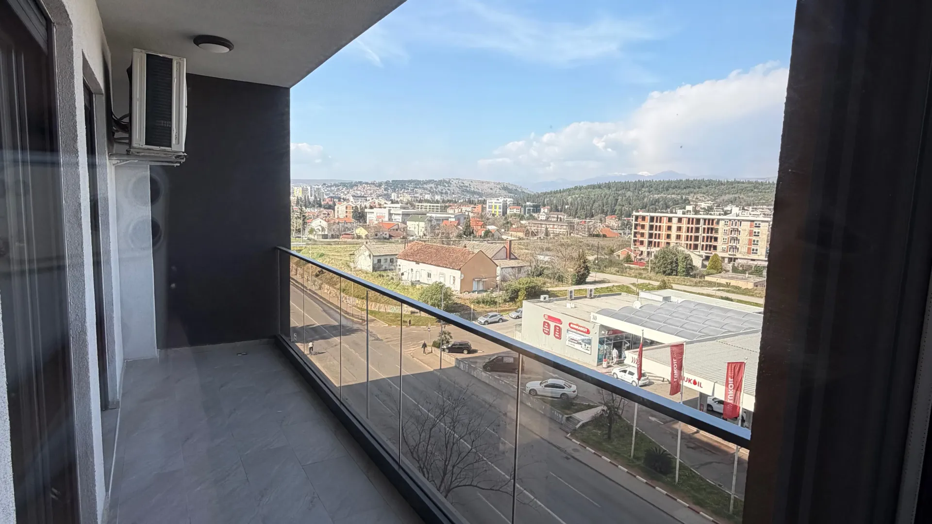 Izdavanje, dvosoban stan, 66m², Stari Aerodrom, Podgorica