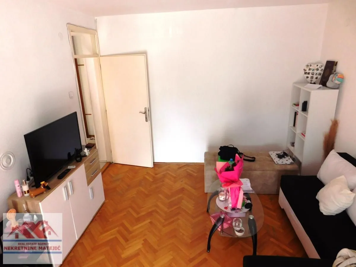 Izdavanje, dvosoban stan, 51m², Aerodrom, Kragujevac