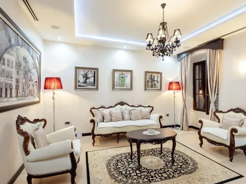 Prodaja, dvosoban stan, 117m², Stari Grad Kotor, Kotor - image 2