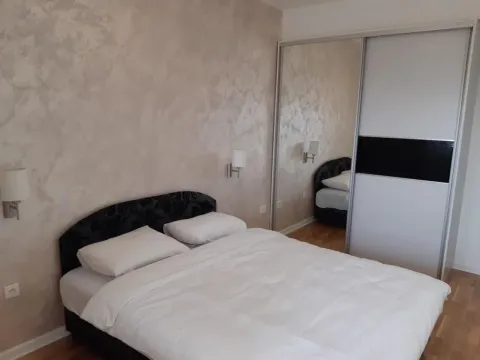 Izdavanje, dvosoban stan, 90m², Preko Morače, Podgorica - image 4