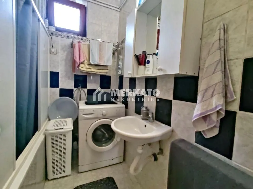 Prodaja, kuća, 190m², Berbersko staro, Zrenjanin