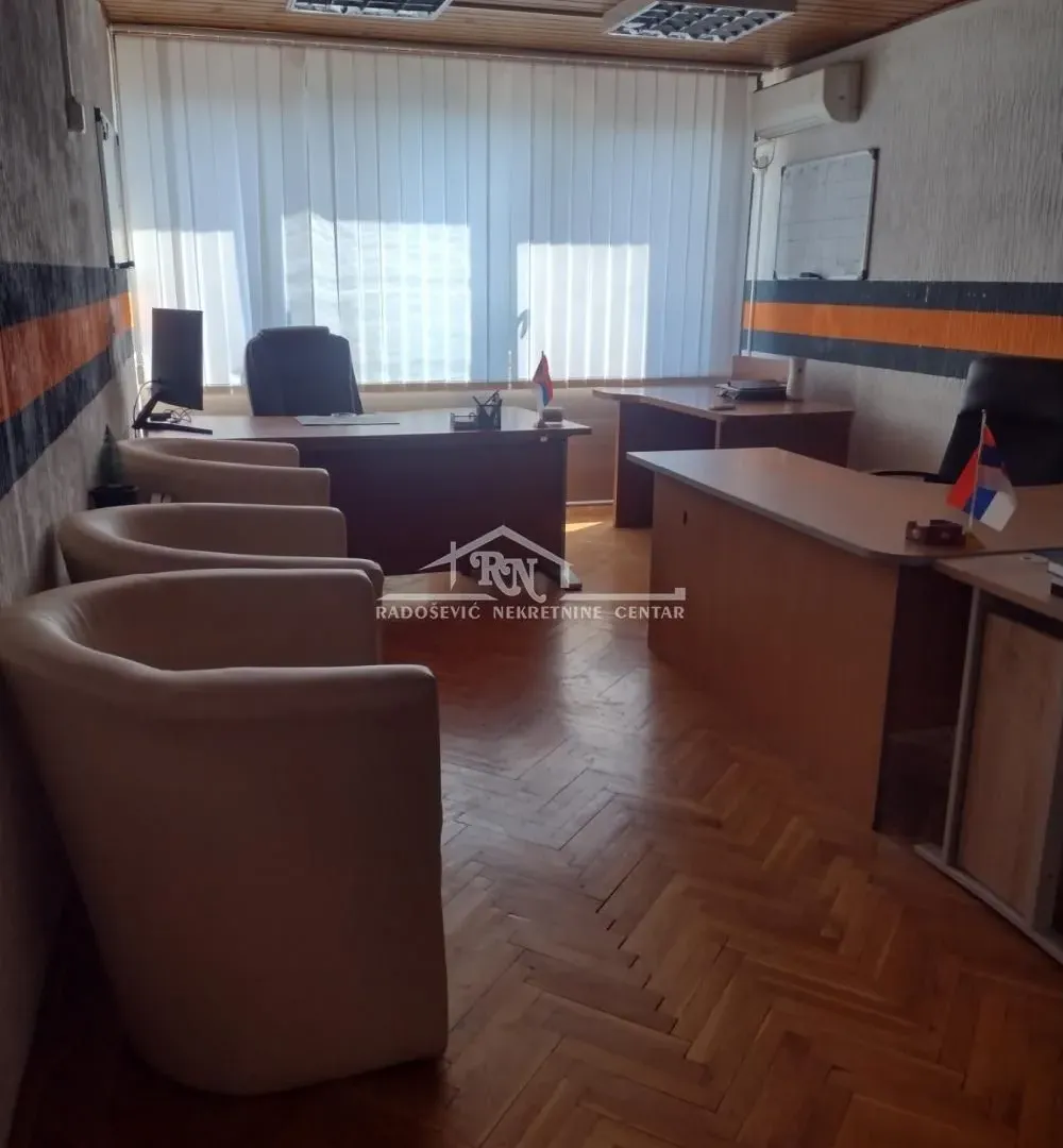 Rent, office space, 34m², Čukarica, Beograd