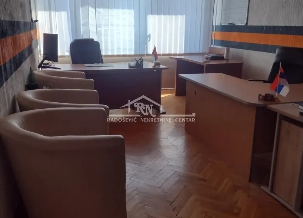 Rent, office space, 34m², Čukarica, Beograd
