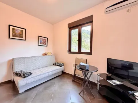 Sale, one bedroom apartment, 31m², Bečići, Budva - image 1