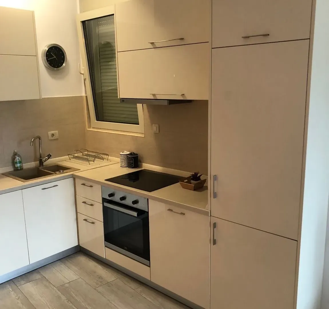 Rent, one bedroom apartment, 55m², Centar, Budva