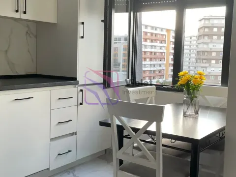 Izdavanje, jednosoban stan, 39m², Central Point, Podgorica - image 1