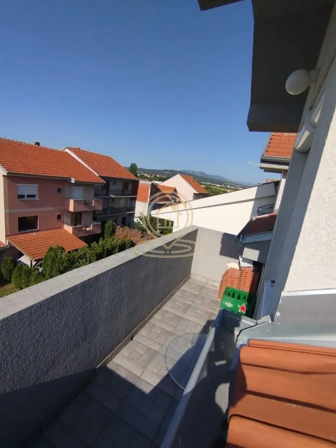 Prodaja, trosoban stan, 78m², Donja Vrežina, Niš