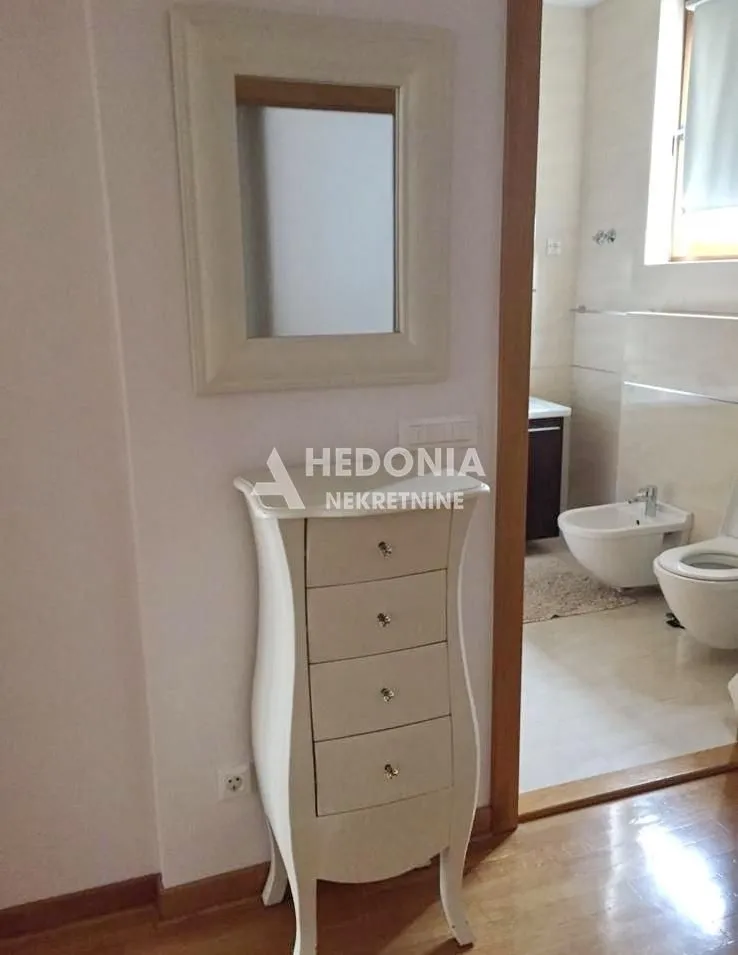 Izdavanje, trosoban stan, 100m², Stari Grad, Beograd