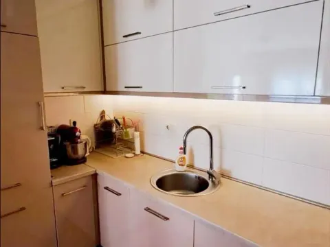 Prodaja, dvosoban stan, 72m², City Kvart, Podgorica - image 4