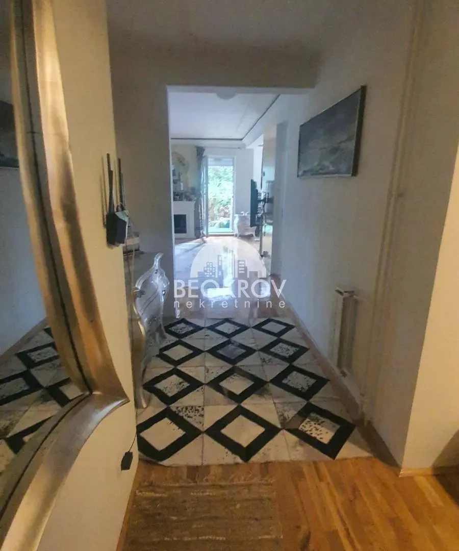 Izdavanje, četvorosoban stan, 150m², Čubura, Beograd