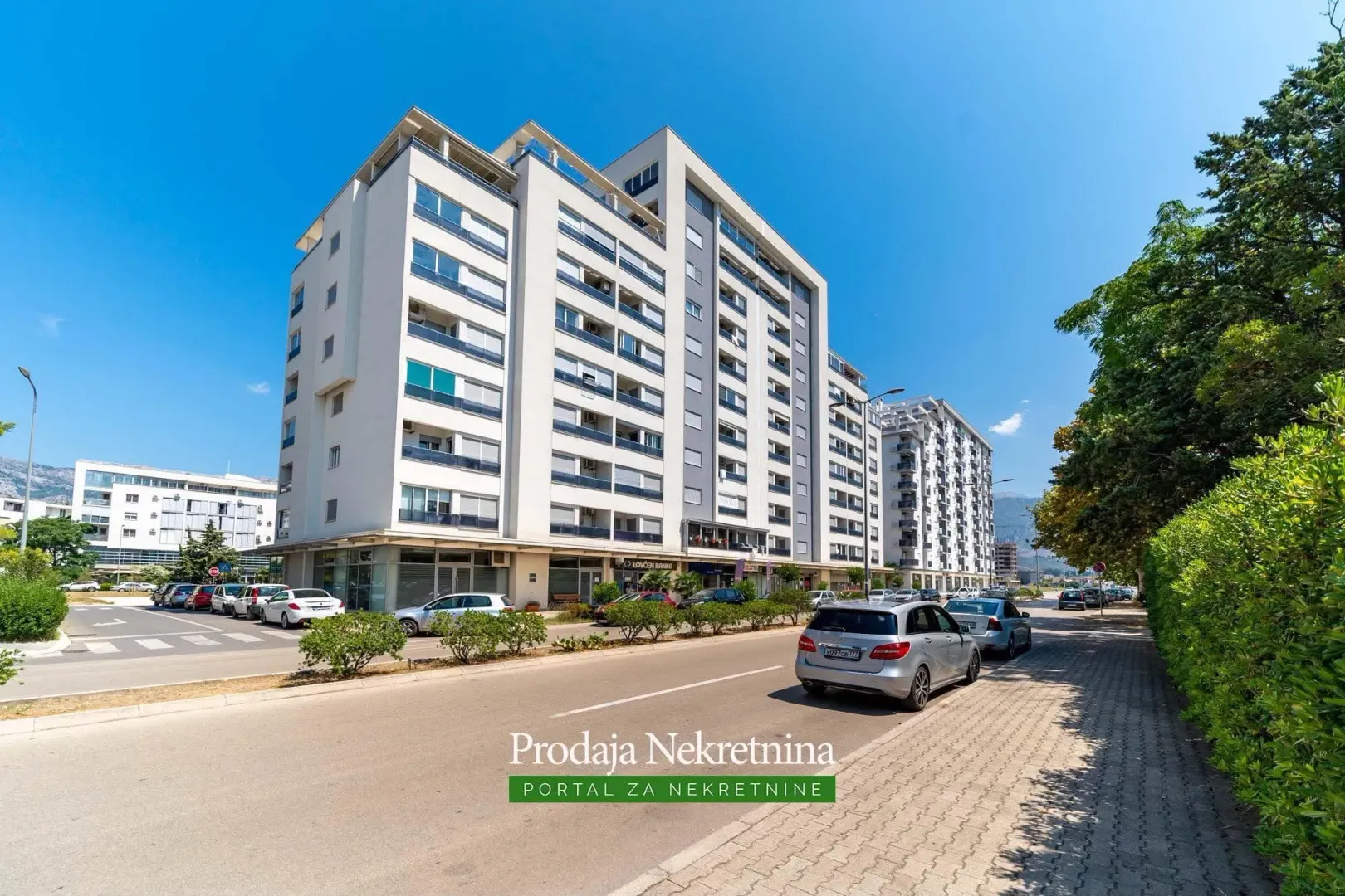 Rent, two bedroom apartment, 130m², Centar, Bar