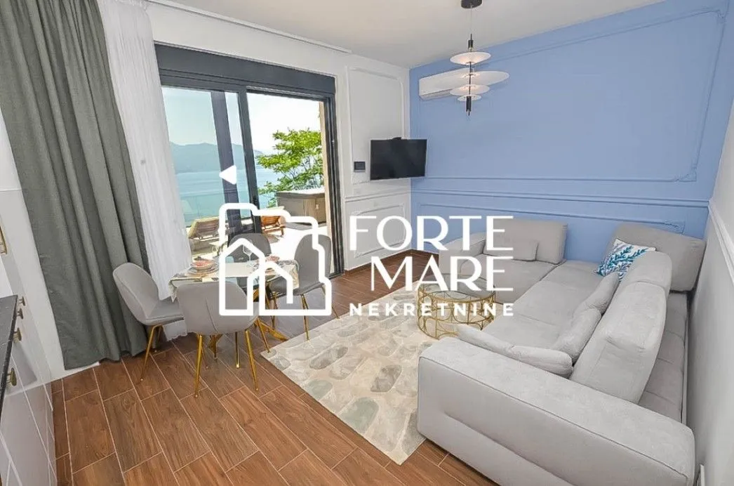Prodaja, dvosoban stan, 57m², Njivice, Herceg Novi