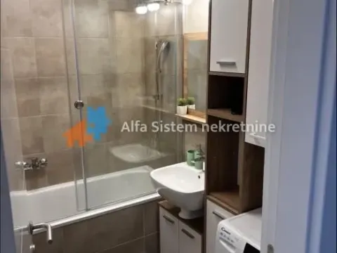Izdavanje, trosoban stan, 70m², Stari Grad, Beograd - image 22