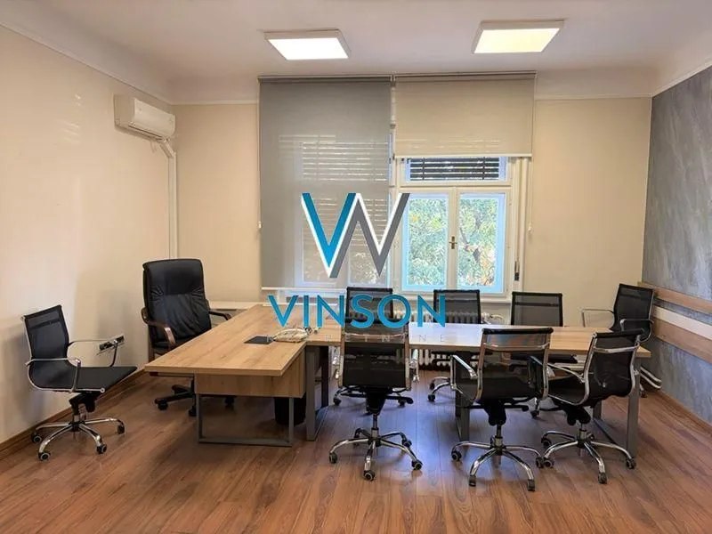 Izdavanje, poslovni prostor, 135m², Centar, Novi Sad
