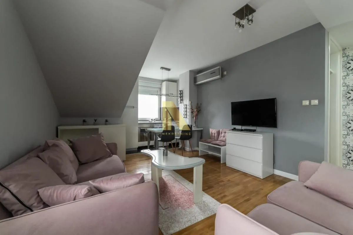 Prodaja, dvosoban stan, 49m², Centar, Novi Sad