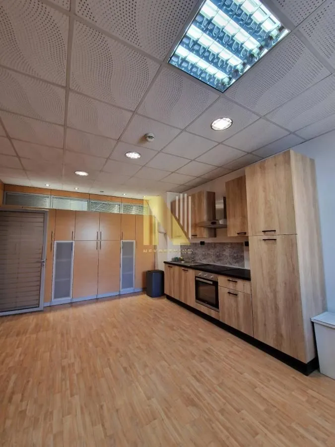 Rent, office space, 120m², Centar, Novi Sad