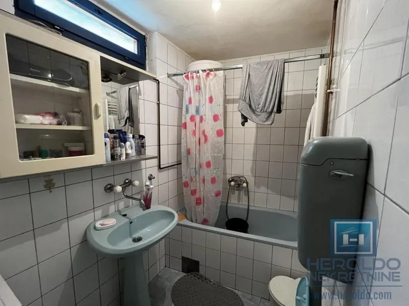 Prodaja, kuća, 228m², Centar, Jagodina