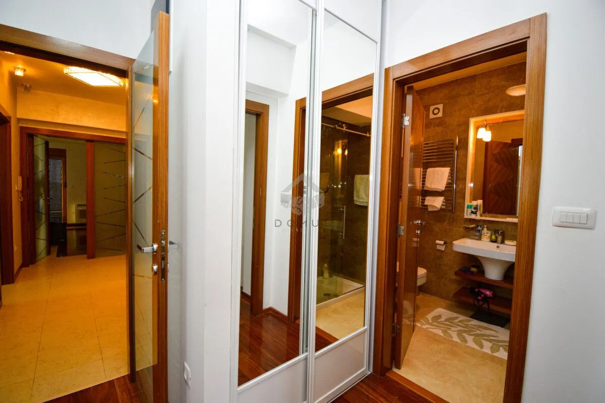 Rent, four bedroom apartment, 130m², Centar, Podgorica
