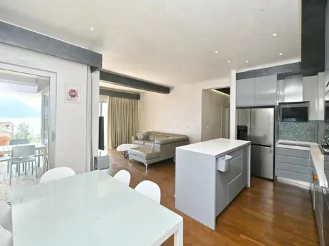 Rent, three bedroom apartment, 130m², Dobrota, Kotor - image 9