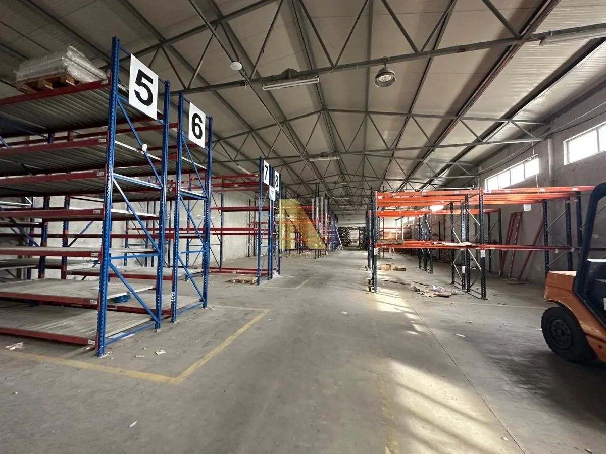 Rent, office space, 2000m², Čenej, Novi Sad Sve Podlokacije