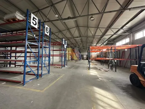 Rent, office space, 2000m², Čenej, Novi Sad Sve Podlokacije - image 3