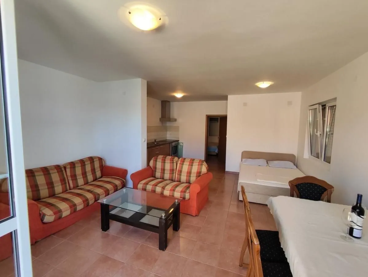 Prodaja, jednosoban stan, 58m², Herceg Novi, Crna Gora