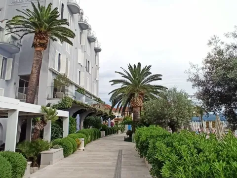 Prodaja, garsonjera, 26m², Centar, Tivat - image 9