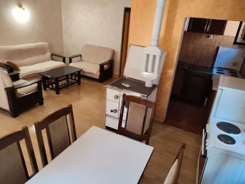 Izdavanje, dvosoban stan, 60m², Stari Aerodrom, Podgorica