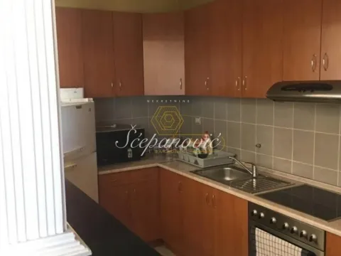 Izdavanje, kuća, 215m², Salajka, Novi Sad Sve Podlokacije - image 9