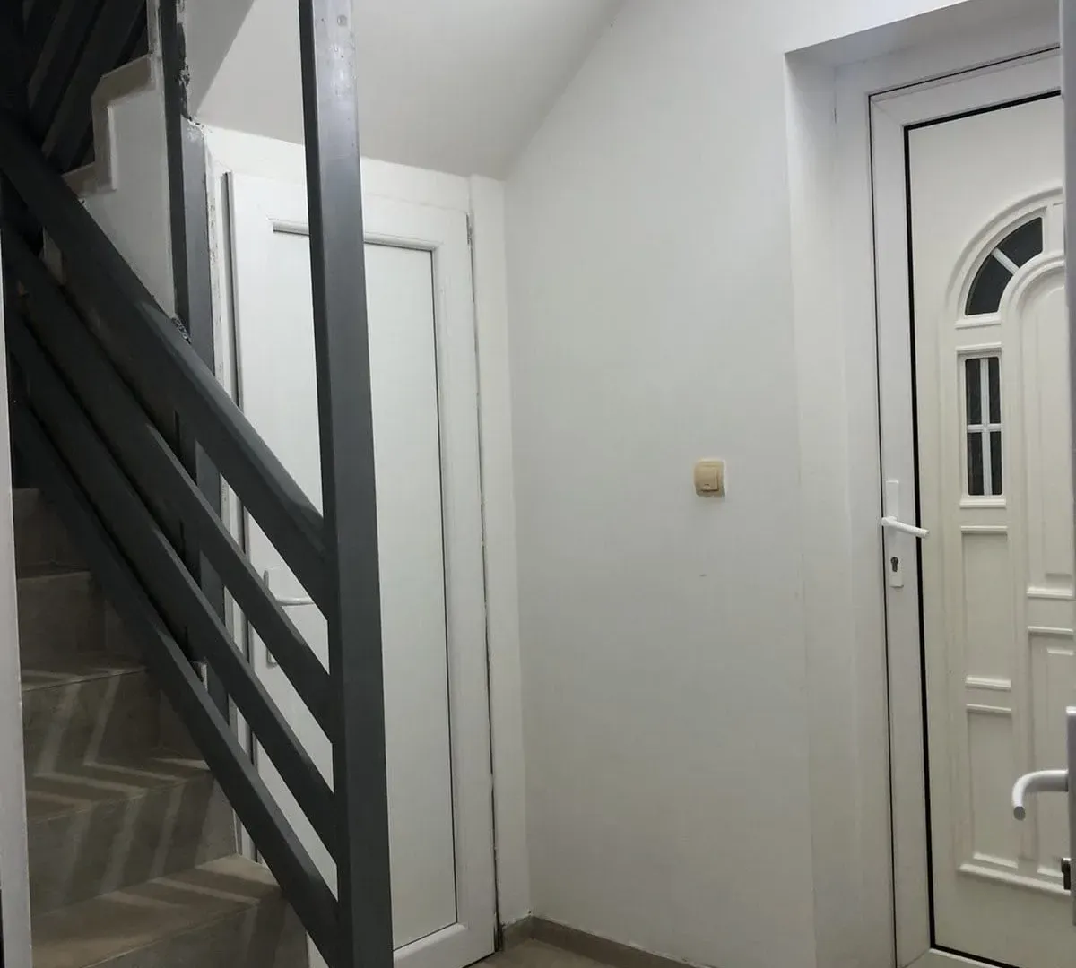 Rent, house, 350m², Donji Kokoti, Podgorica