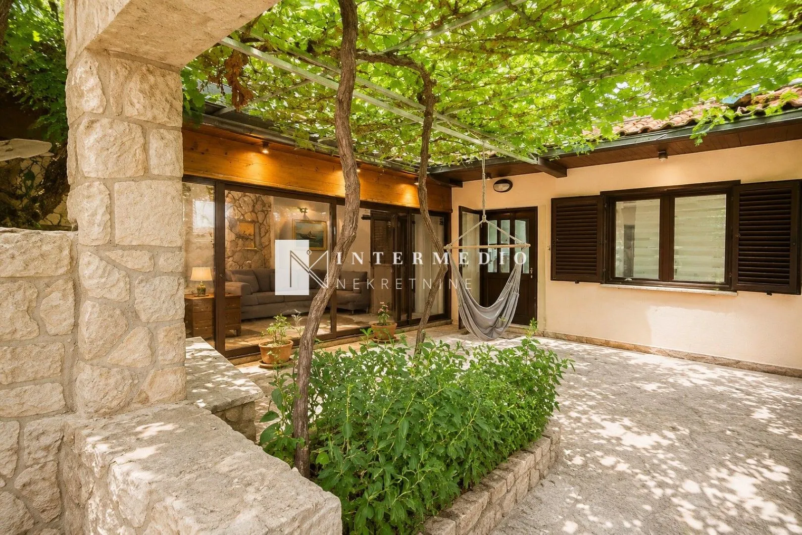 Prodaja, trosoban stan, 107m², Savina, Herceg Novi