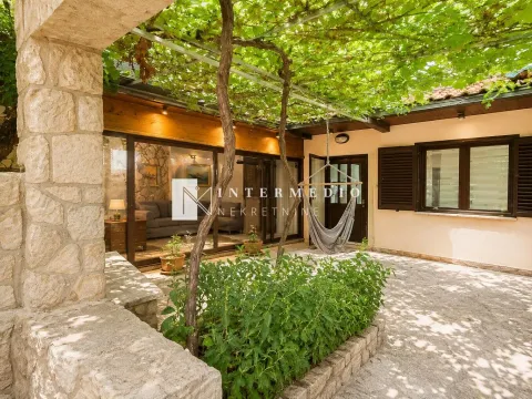 Sale, three bedroom apartment, 107m², Savina, Herceg Novi - image 4