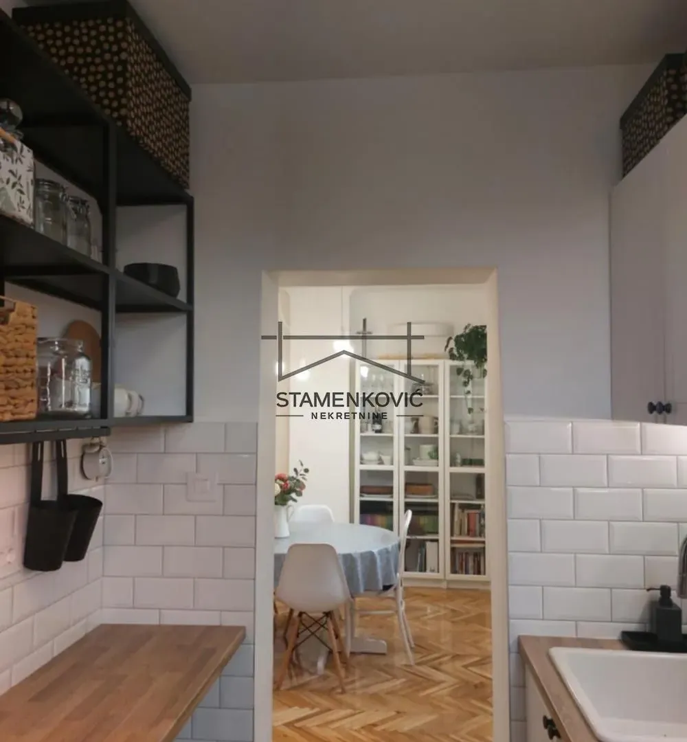 Prodaja, kuća, 360m², Veternik, Novi Sad Sve Podlokacije