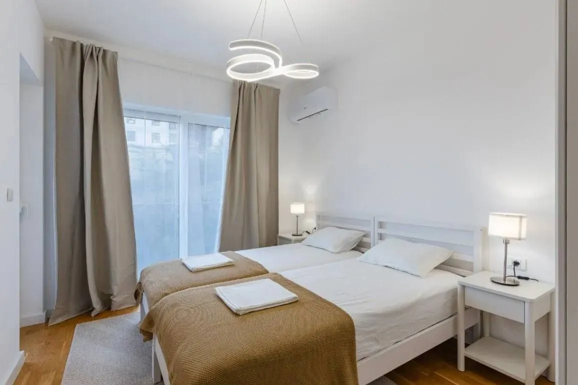 Rent, two bedroom apartment, 80m², Bečići, Budva