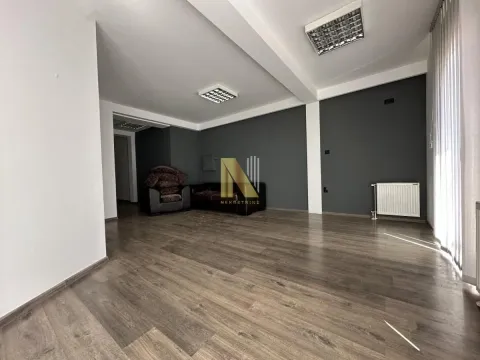 Izdavanje, poslovni prostor, 900m², Veternik, Novi Sad Sve Podlokacije - image 4