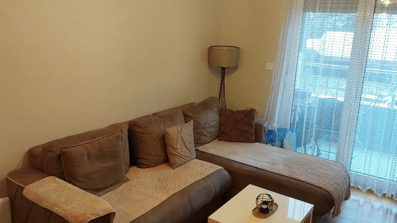 Izdavanje, jednosoban stan, 47m², Centar, Budva