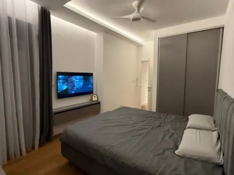 Izdavanje, jednosoban stan, 65m², Soho City, Bar - image 11