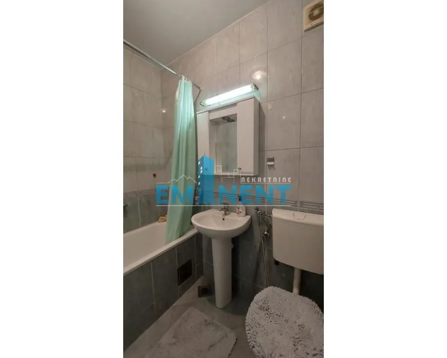 Izdavanje, dvosoban stan, 60m², Zvezdara Sve Podlokacije, Beograd